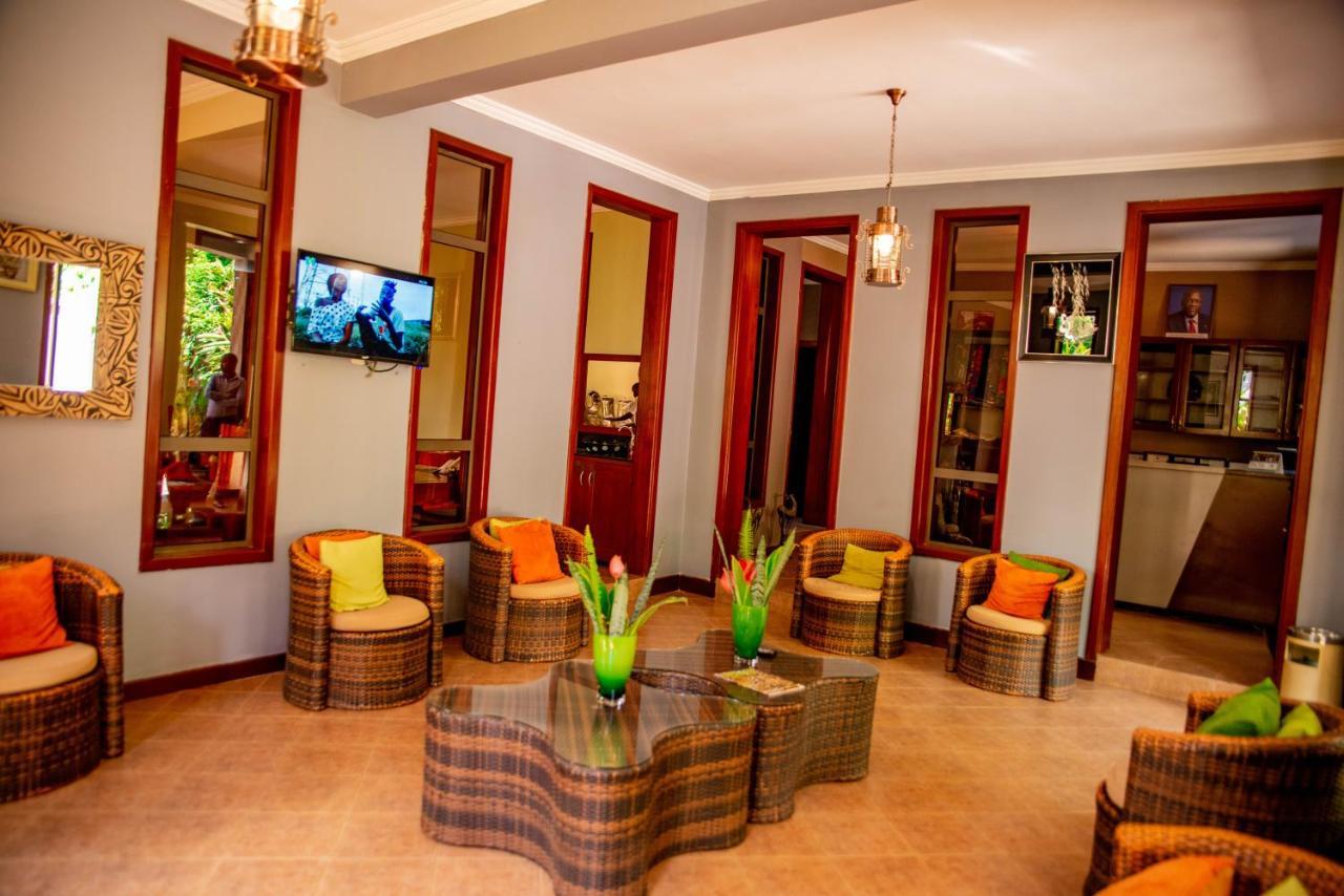Lush Garden Business Hotel Аруша Экстерьер фото